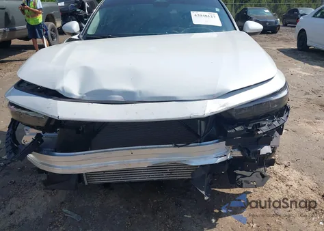 2024 Honda Accord Ex z USA, uszkodzony, nr VIN 1HGCY1F33RA071361